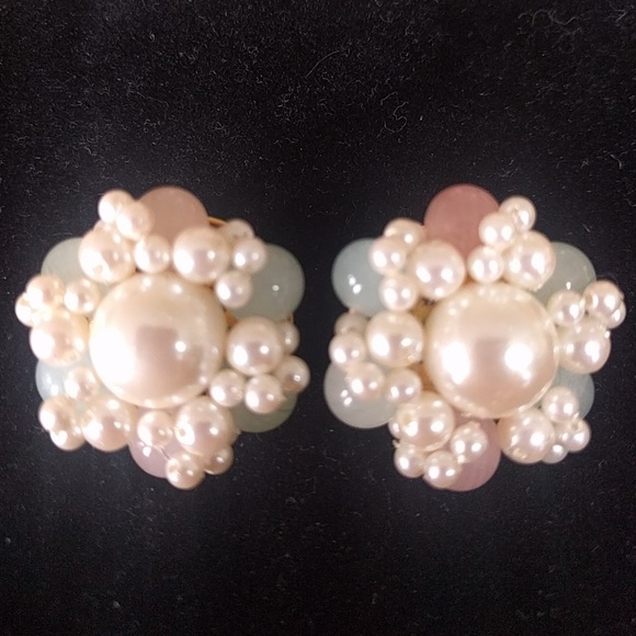 Vintage Jewelry - VTG faux pearl clip on earrings, pastel colors